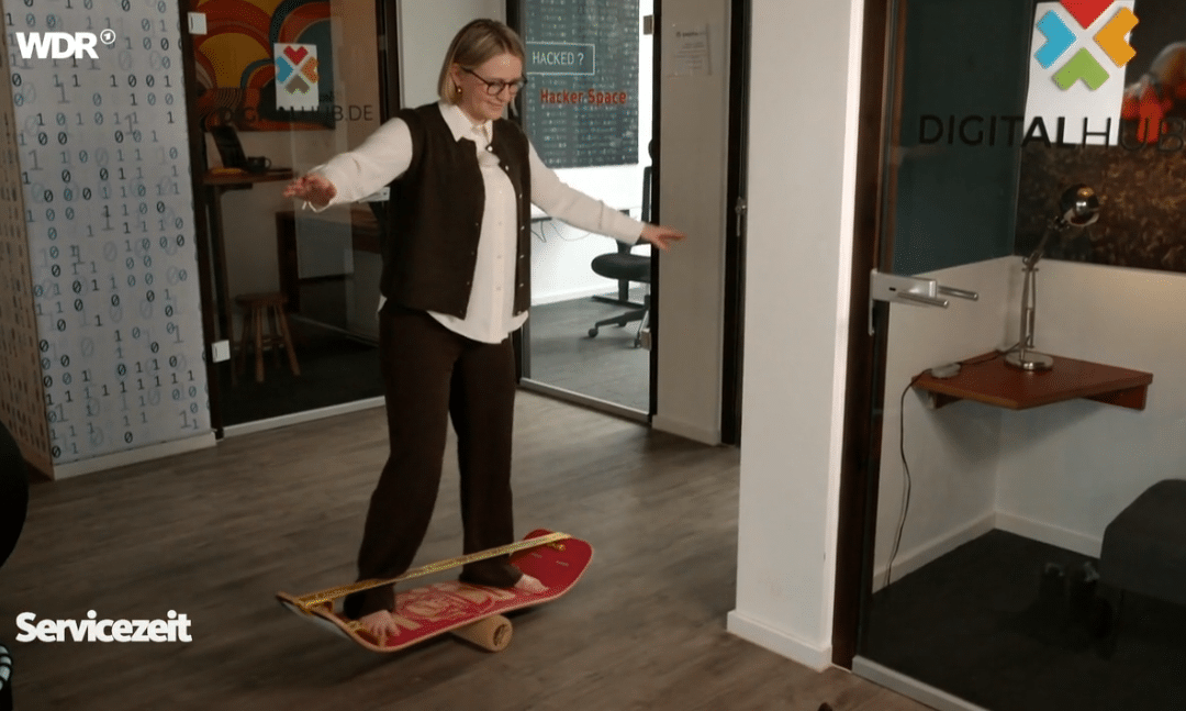 Weniger Sitzen am Arbeitsplatz: Warum wir Bewegung in unseren Arbeitsalltag bringen sollten – unser Beitrag beim WDR